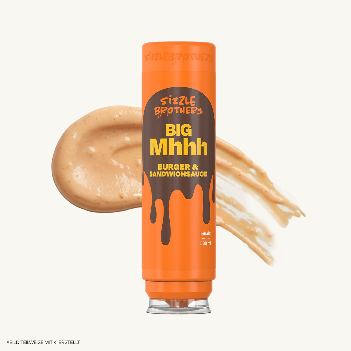 Orangefarbene 500-ml-Flasche Sizzle Brothers Big Mhhh Sauce, daneben ein Klecks der hellen Burgersauce