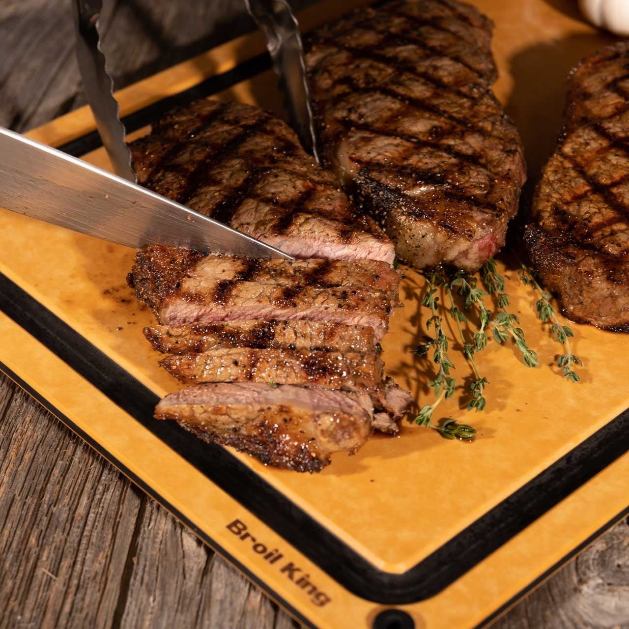 Broil King Schneidebrett, Holzfaser - Grillstar.deBroil King Schneidebrett, HolzfaserBroil KingGrillstar.de684220062703684222