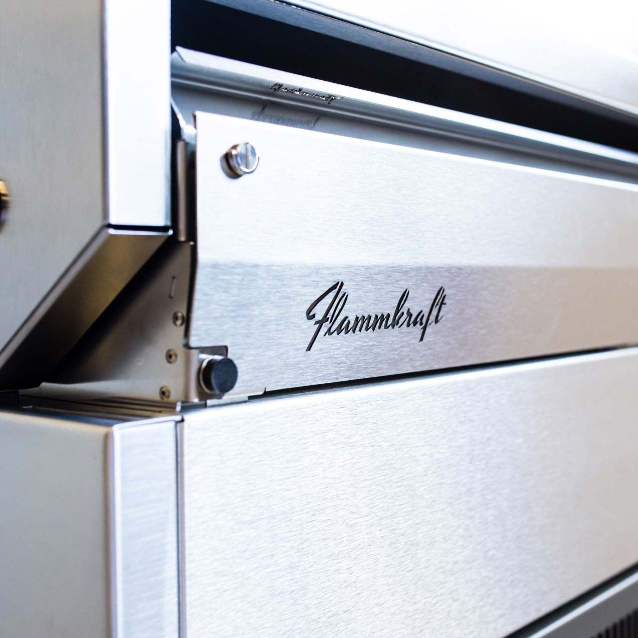 Flammkraft Gasgrill Block D Gen.5 Rubin - Grillstar.deFlammkraft Gasgrill Block D Gen.5 RubinFlammkraftGrillstar.deD04E50EU0039067432660