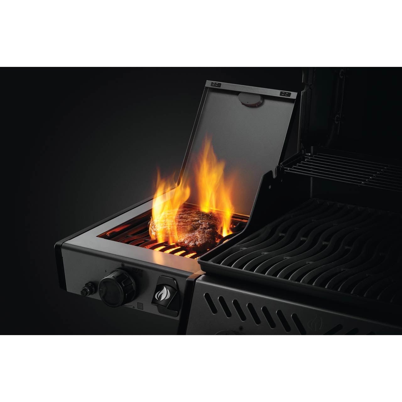 Napoleon Freestyle 425, 4 Hauptbrenner, mit Sizzle Zone & Tür, Graphit - Grillstar.deNapoleon Freestyle 425, 4 Hauptbrenner, mit Sizzle Zone & Tür, GraphitNapoleonGrillstar.deF425DSIBPGT - DE0629162146397