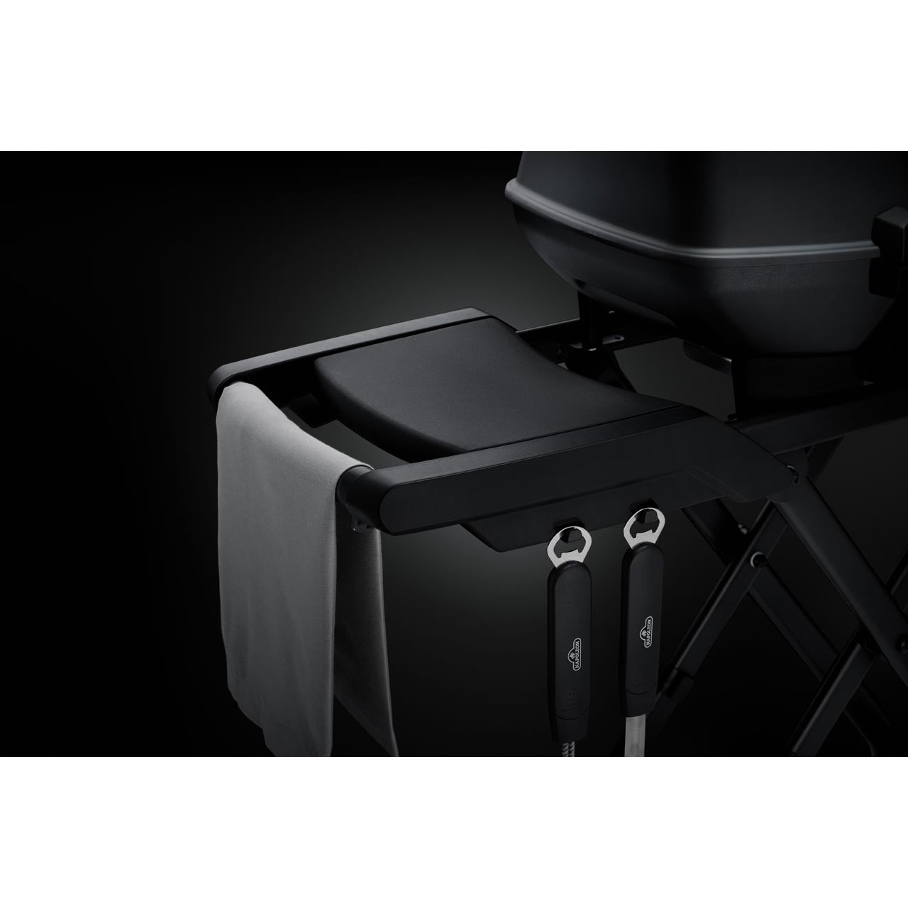 Napoleon Phantom TRAVELQ PRO285X, Mattschwarz - Grillstar.deNapoleon Phantom TRAVELQ PRO285X, MattschwarzNapoleonGrillstar.dePRO285X - MK - DE - PHM0629162138408