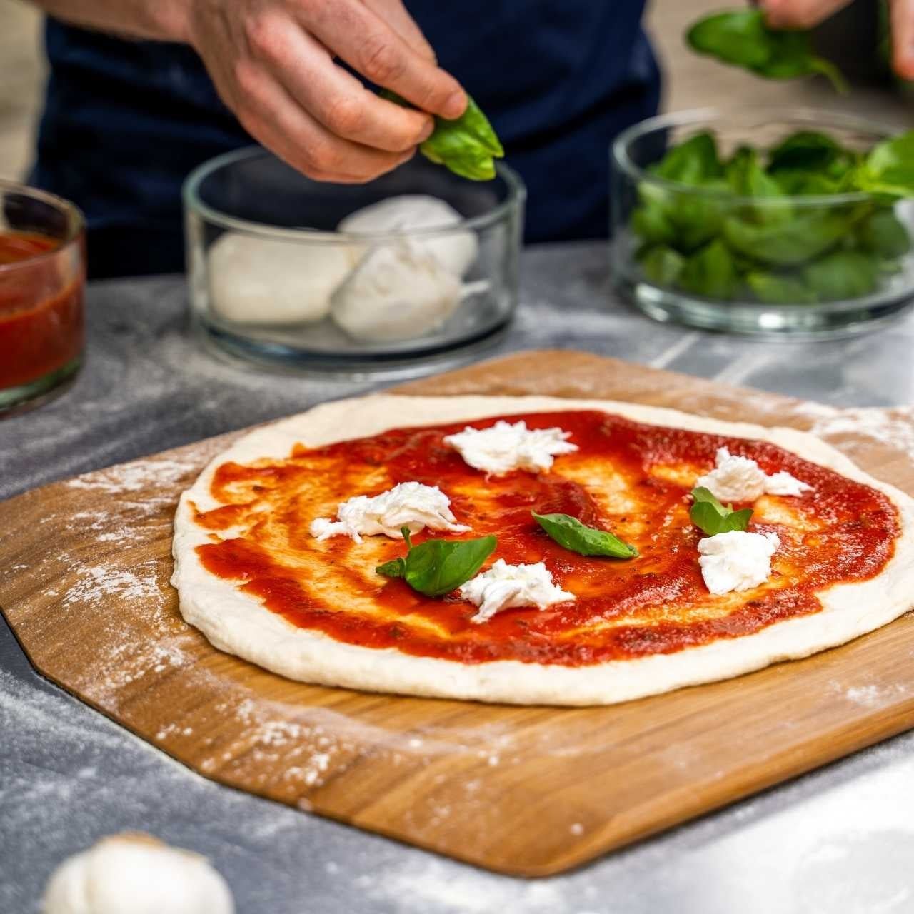 Ooni Pizzaschieber & Servierbrett - 35 cm - Grillstar.deOoni Pizzaschieber & Servierbrett - 35 cmOoniGrillstar.deUU - P083005060568341606