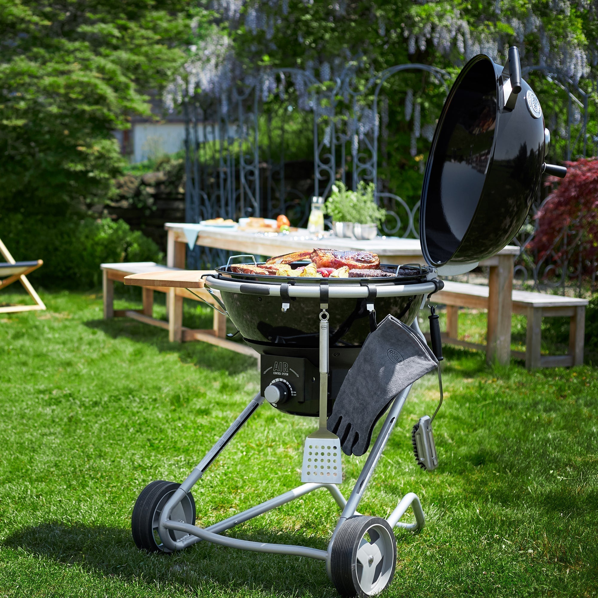 Rösle Holzkohle - Kugelgrill No.1 F60 AIR schwarz (Ø 60 cm) - Grillstar.deRösle Holzkohle - Kugelgrill No.1 F60 AIR schwarz (Ø 60 cm)RösleGrillstar.de250064004293250063