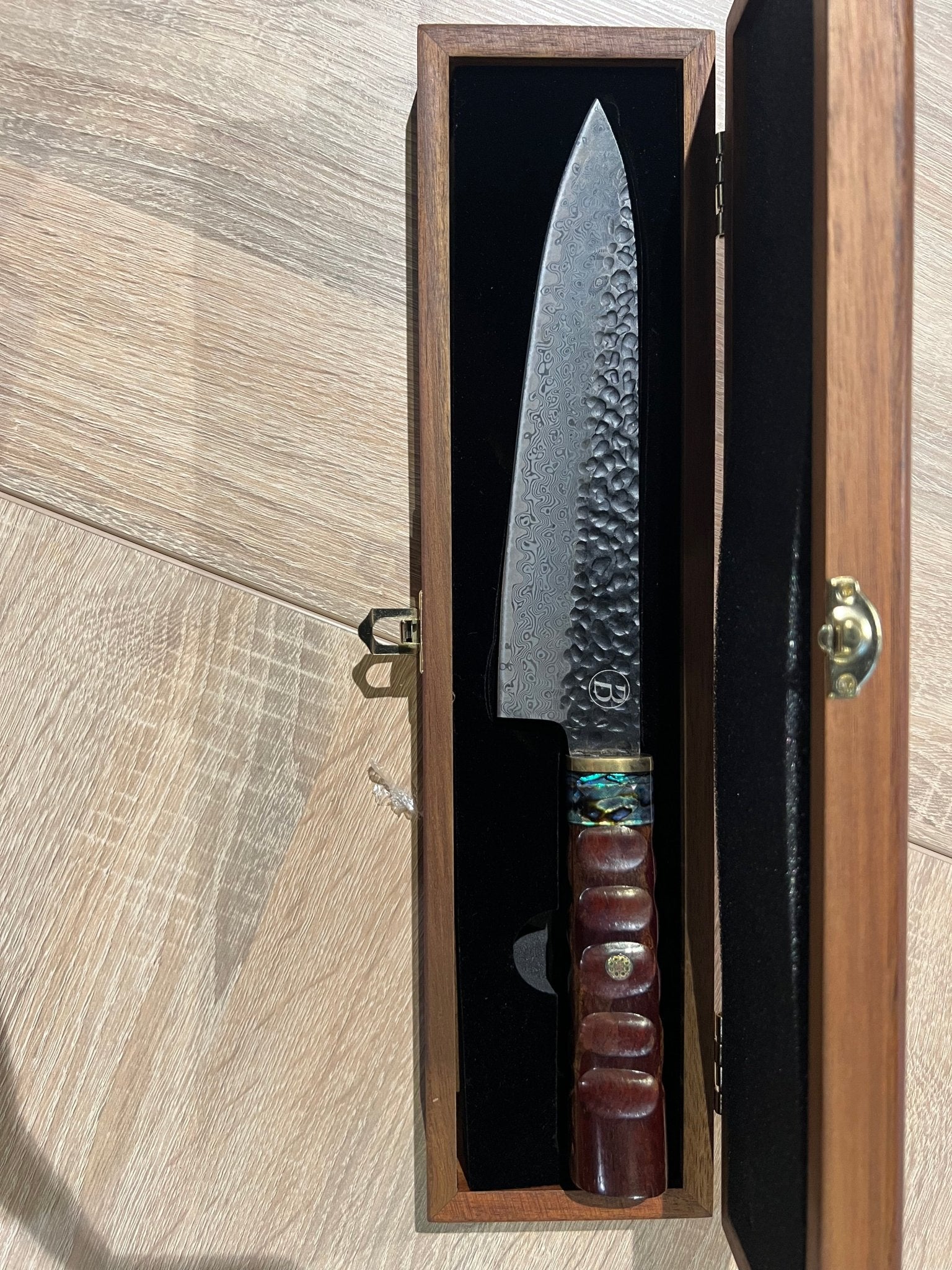 Heritage Chefmesser mit Griff aus Wüsteneisenholz - Grillstar.deHeritage Chefmesser mit Griff aus WüsteneisenholzMesserBABOSSAGrillstar.de