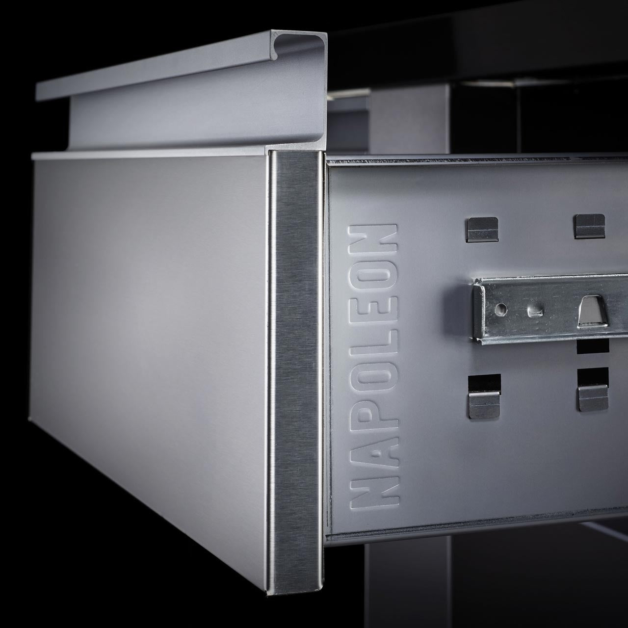 Napoleon Einbau - Türe & 3er Schubladen Kombination (91 x 61 cm) - Grillstar.deNapoleon Einbau - Türe & 3er Schubladen Kombination (91 x 61 cm)NapoleonGrillstar.deBI - 3624 - 1D3DR0629162131584