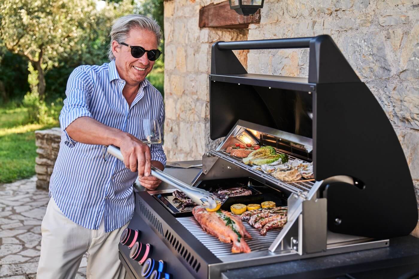 Napoleon OASIS 105 Outdoor - Küche mit 32 - Zoll - Einbaugrill der 700er - Serie - Grillstar.deNapoleon OASIS 105 Outdoor - Küche mit 32 - Zoll - Einbaugrill der 700er - SerieNapoleonGrillstar.de