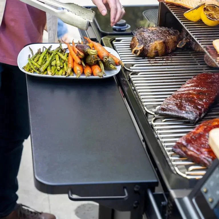 Traeger P.A.L. Pop - And - Lock® klappbare Frontablage XL - Traeger P.A.L. Pop - And - Lock® klappbare Frontablage XLGrillzubehörTraeger